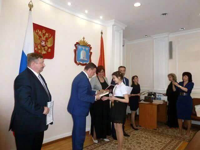 Губернатор Александр Никитин встретился с юными талантами области 